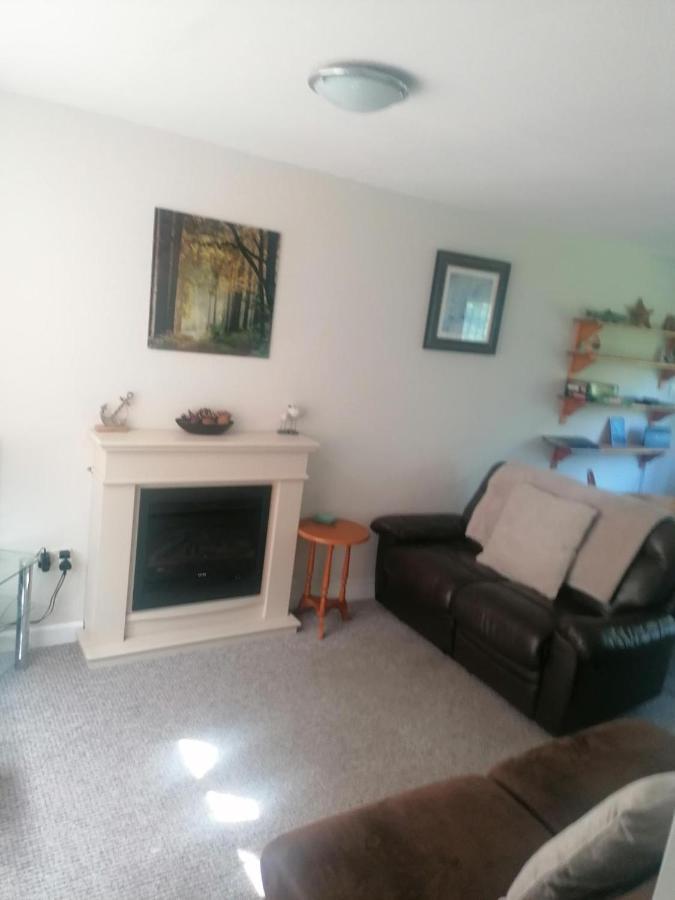 Le Chalet - 2 Bedroom Chalet House sleeps 3 Pembroke Extérieur photo