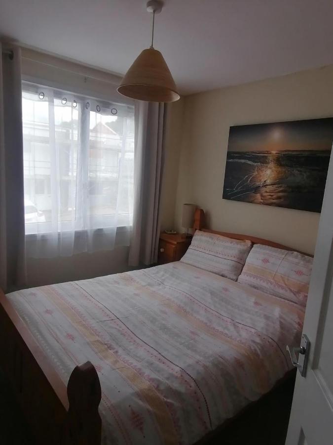 Le Chalet - 2 Bedroom Chalet House sleeps 3 Pembroke Extérieur photo